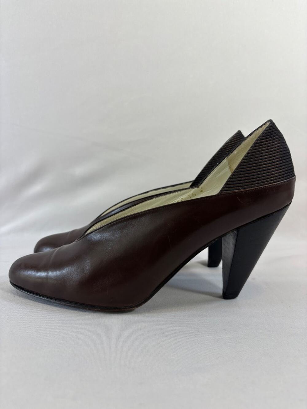 Robert Clergerie Dione Brown Leather Cone Heel Pumps Size 7B Vintage France